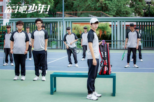 《奋斗吧,少年!》育青中学实力晋级 解锁青春少年成长真意