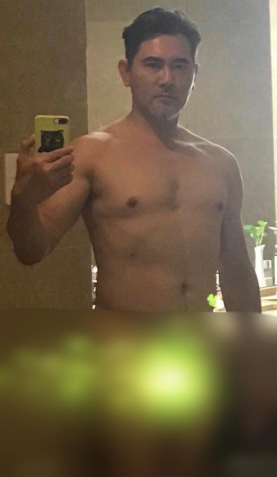 58岁赵文瑄晒正面全裸照 肌肉紧实不输小鲜肉